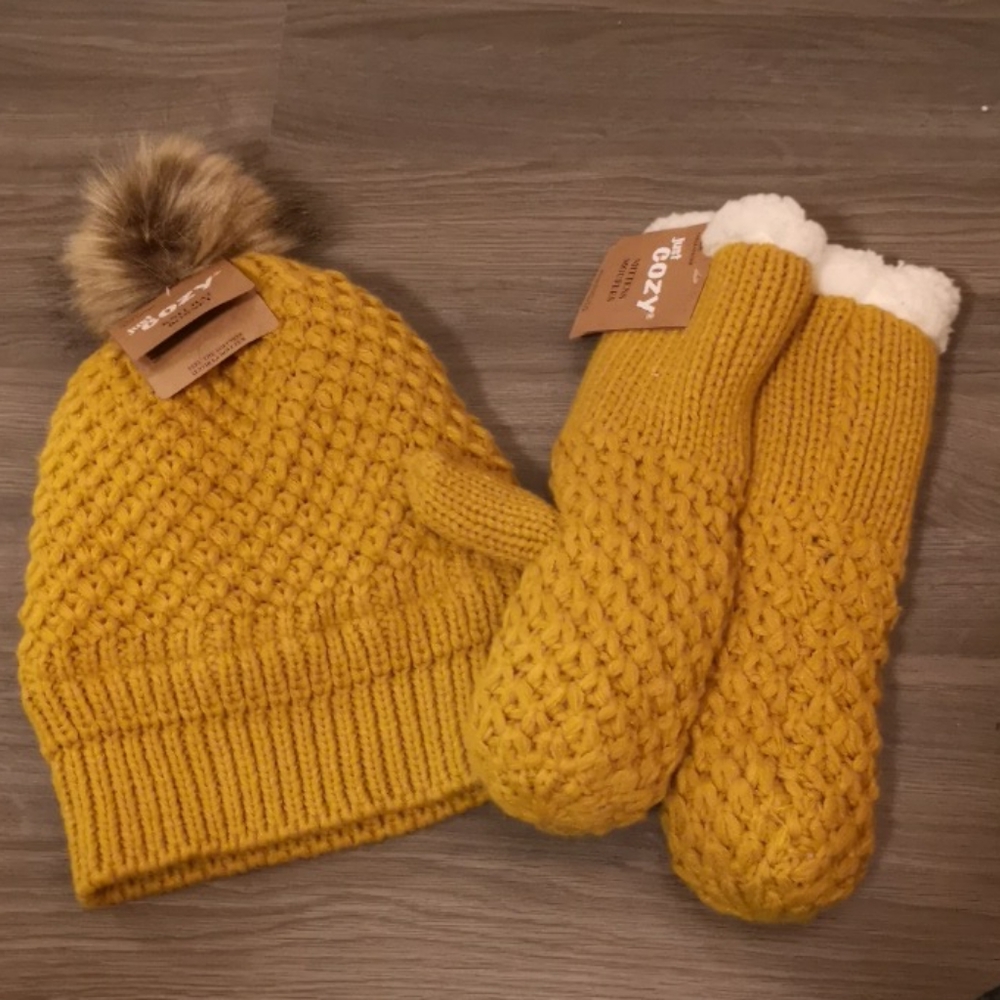 Just Cozy Mustard Hat and Mitts Set